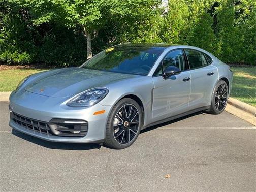 2022 Porsche Panamera 4