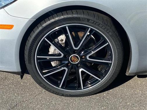 2022 Porsche Panamera 4