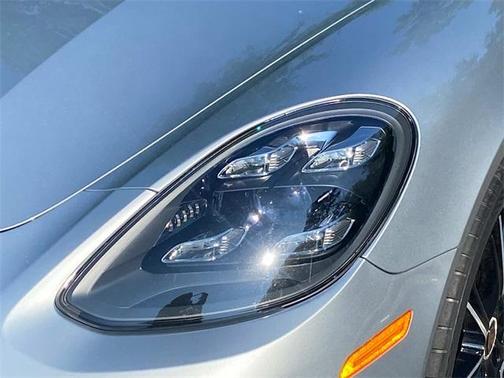 2022 Porsche Panamera 4