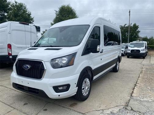 2025 Ford Transit-250 148 WB Medium Roof Cargo