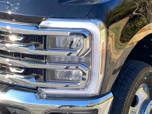 2025 Ford F-350 Lariat Super Duty