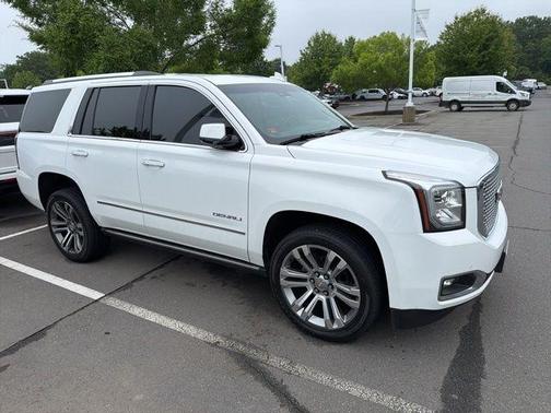 Summit White 2017 GMC Yukon Denali