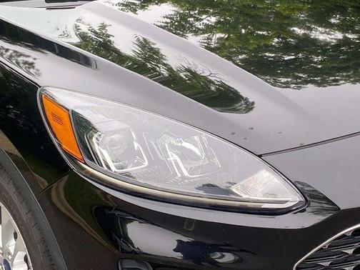 Agate Black Metallic 2021 Ford Escape SE