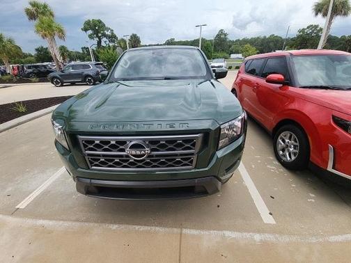 2022 Nissan Frontier SV