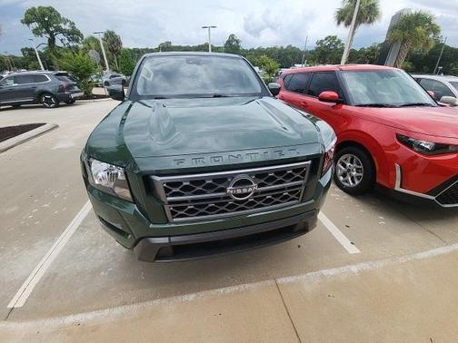 2022 Nissan Frontier SV