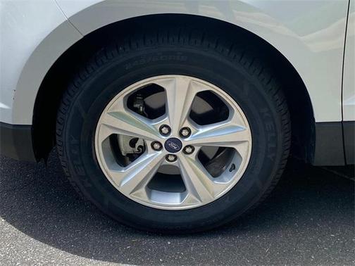2017 Ford Edge SE