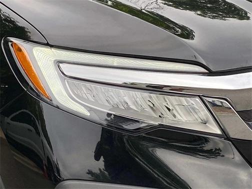 2022 Honda Pilot Touring 7-Passenger