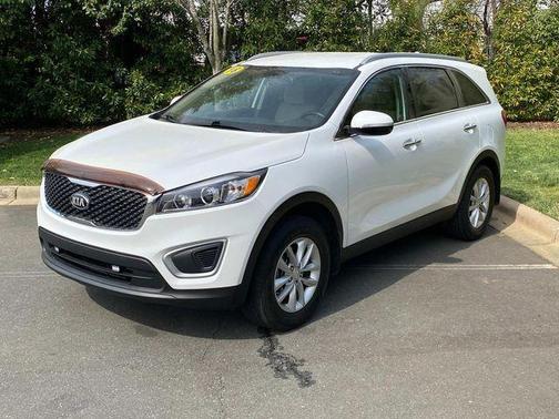 Snow White Pearl 2018 Kia Sorento LX