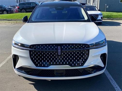 2025 Lincoln Nautilus Reserve