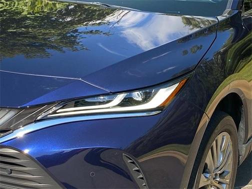 2023 Toyota Venza LE
