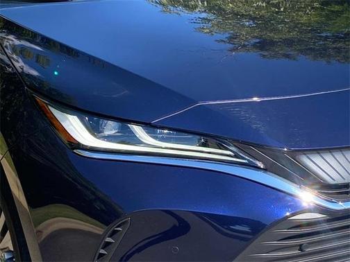 2023 Toyota Venza LE