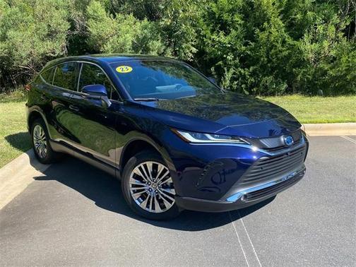 2023 Toyota Venza LE