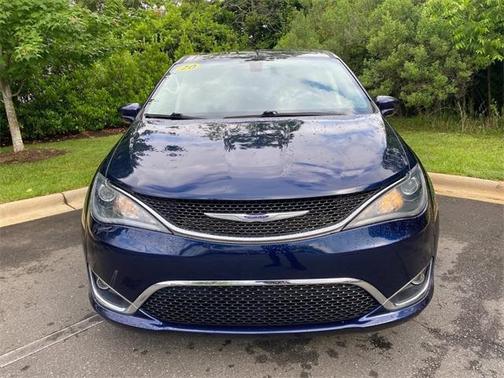 2020 Chrysler Pacifica Touring