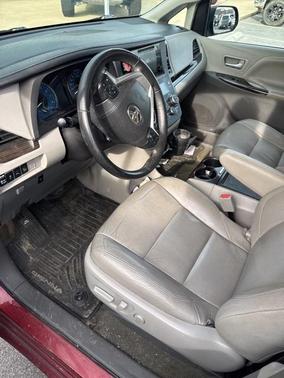 2017 Toyota Sienna XLE Premium