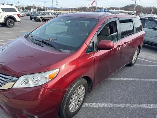 2017 Toyota Sienna XLE Premium