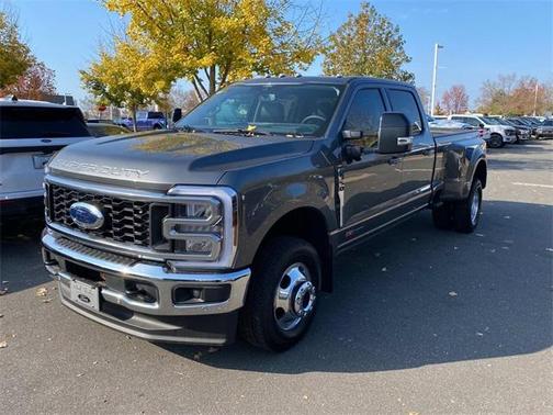 2025 Ford F-350 Lariat Super Duty