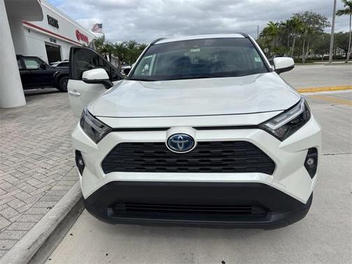 2022 Toyota RAV4 Hybrid XLE Premium