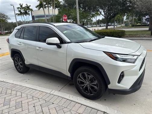 2022 Toyota RAV4 Hybrid XLE Premium