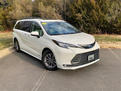 2021 Toyota Sienna XLE