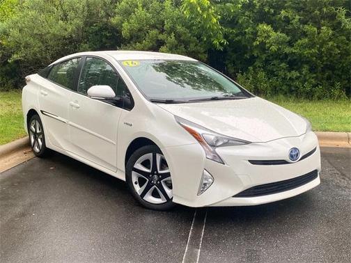 2016 Toyota Prius Four Touring