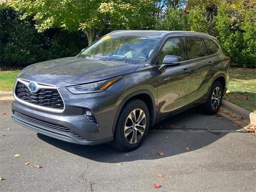 2021 Toyota Highlander Hybrid XLE
