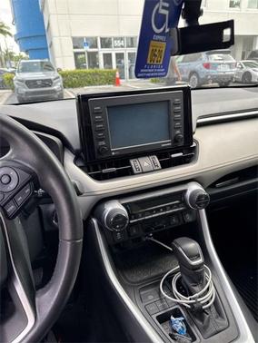 2020 Toyota RAV4 XLE Premium