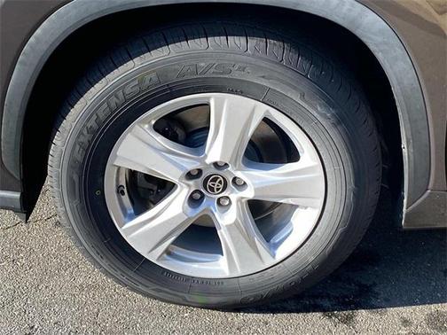 2022 Toyota Highlander L