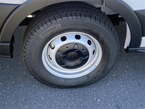 2025 Ford Transit-250 148 WB Medium Roof Cargo