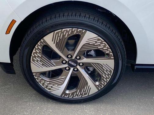 White 2026 Lincoln Navigator Black Label