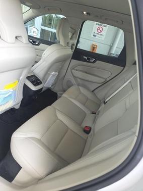 2021 Volvo XC60 T5 Inscription