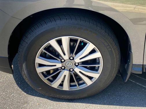 2019 Nissan Pathfinder S