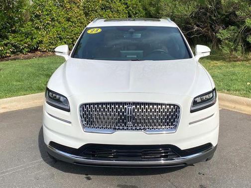 Pristine White 2023 Lincoln Nautilus Reserve