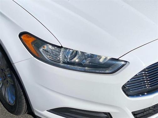 2016 Ford Fusion Hybrid S