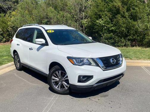 2019 Nissan Pathfinder SV