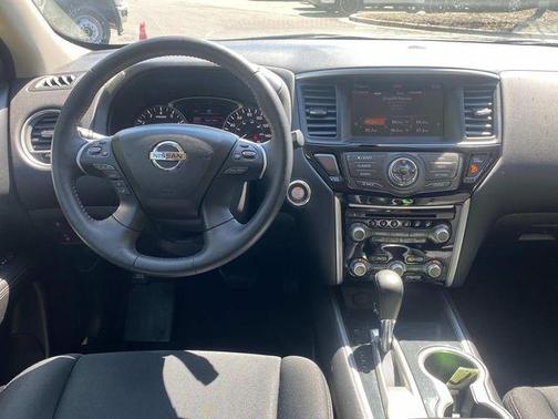 2019 Nissan Pathfinder SV