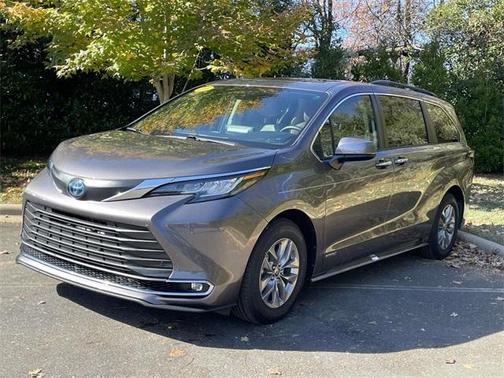 2021 Toyota Sienna XLE