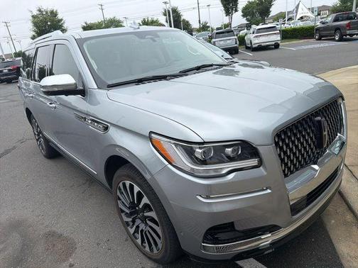 Silver Radiance Metallic 2024 Lincoln Navigator Black Label