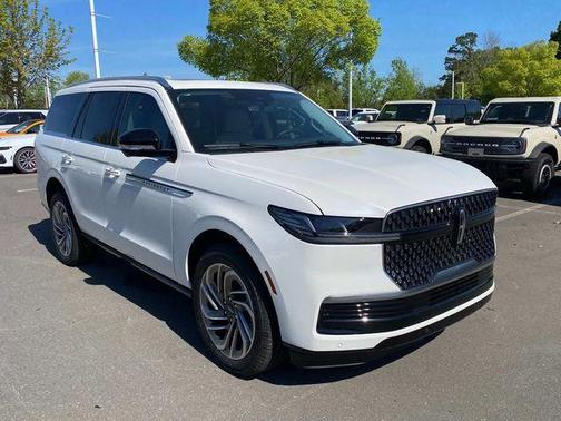 White 2026 Lincoln Navigator Reserve