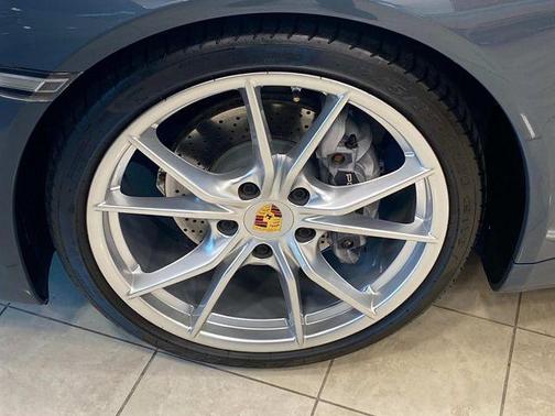 2017 Porsche 911 Carrera