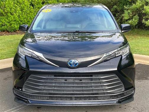 2021 Toyota Sienna LE