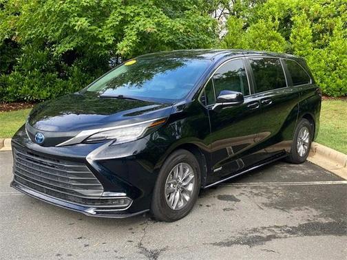 2021 Toyota Sienna LE