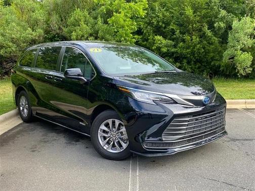 2021 Toyota Sienna LE