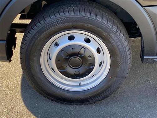 2026 Ford Transit-250 148 WB Medium Roof Cargo