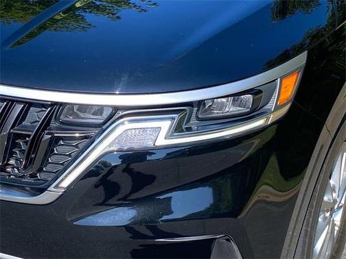 2023 Kia Carnival LX