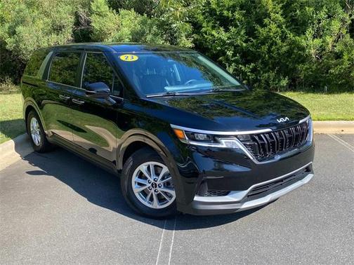 2023 Kia Carnival LX