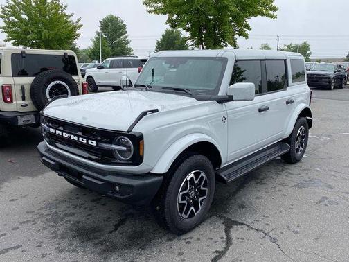 Avalanche 2026 Ford Bronco Outer Banks