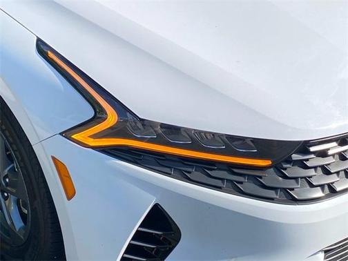 2022 Kia K5 LX