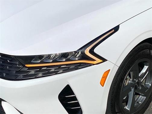 2022 Kia K5 LX
