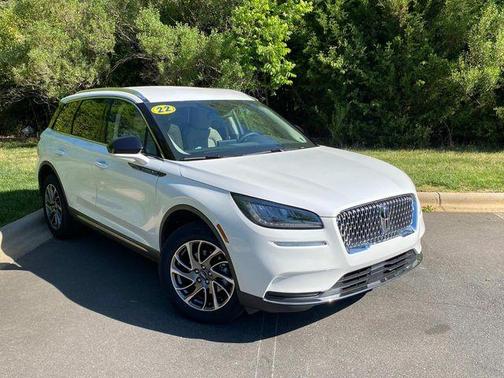 White Metallic 2022 Lincoln Corsair Standard