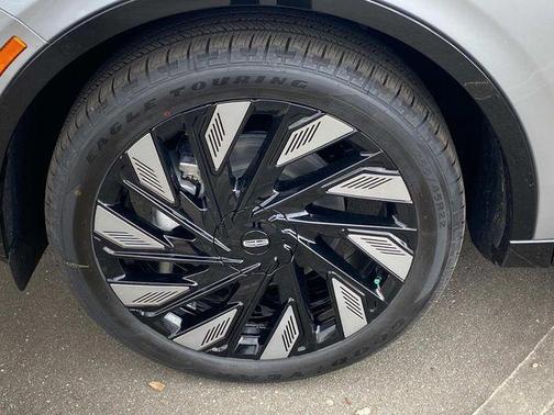 Radiance Metallic 2026 Lincoln Nautilus Reserve